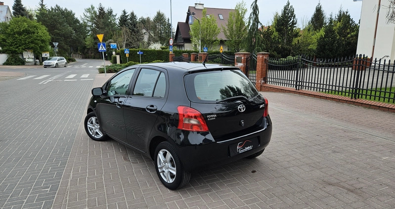 Toyota Yaris cena 14900 przebieg: 199999, rok produkcji 2006 z Stryków małe 667